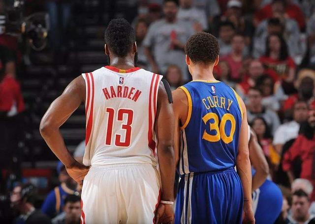 个中场核心 个中场核心