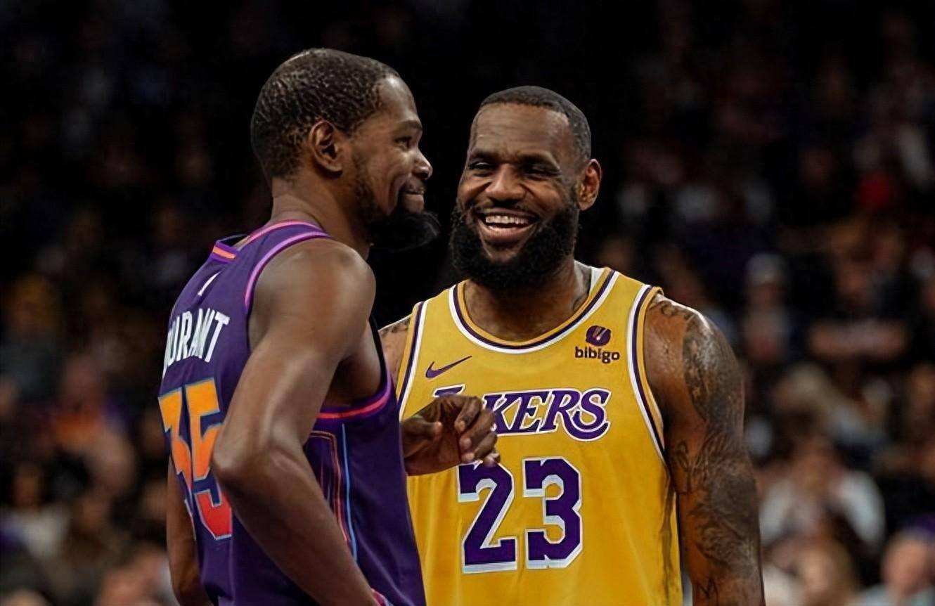 背后共同指 背后共同指